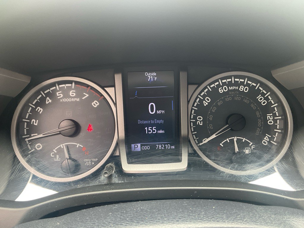 2017 Toyota Tacoma Image 27