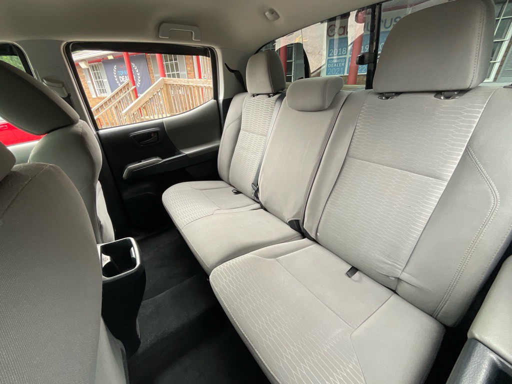 2017 Toyota Tacoma Image 31