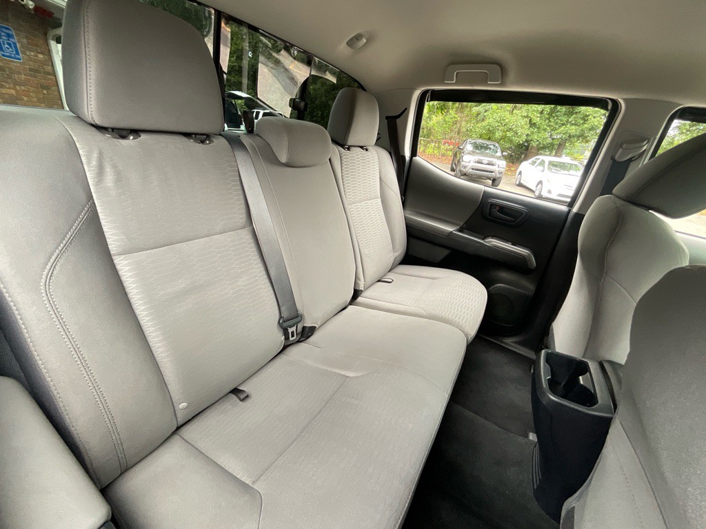 2017 Toyota Tacoma Image 34