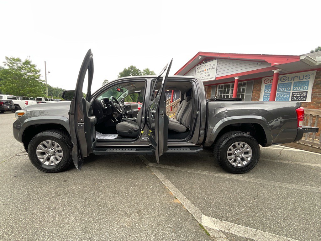 2017 Toyota Tacoma Image 39