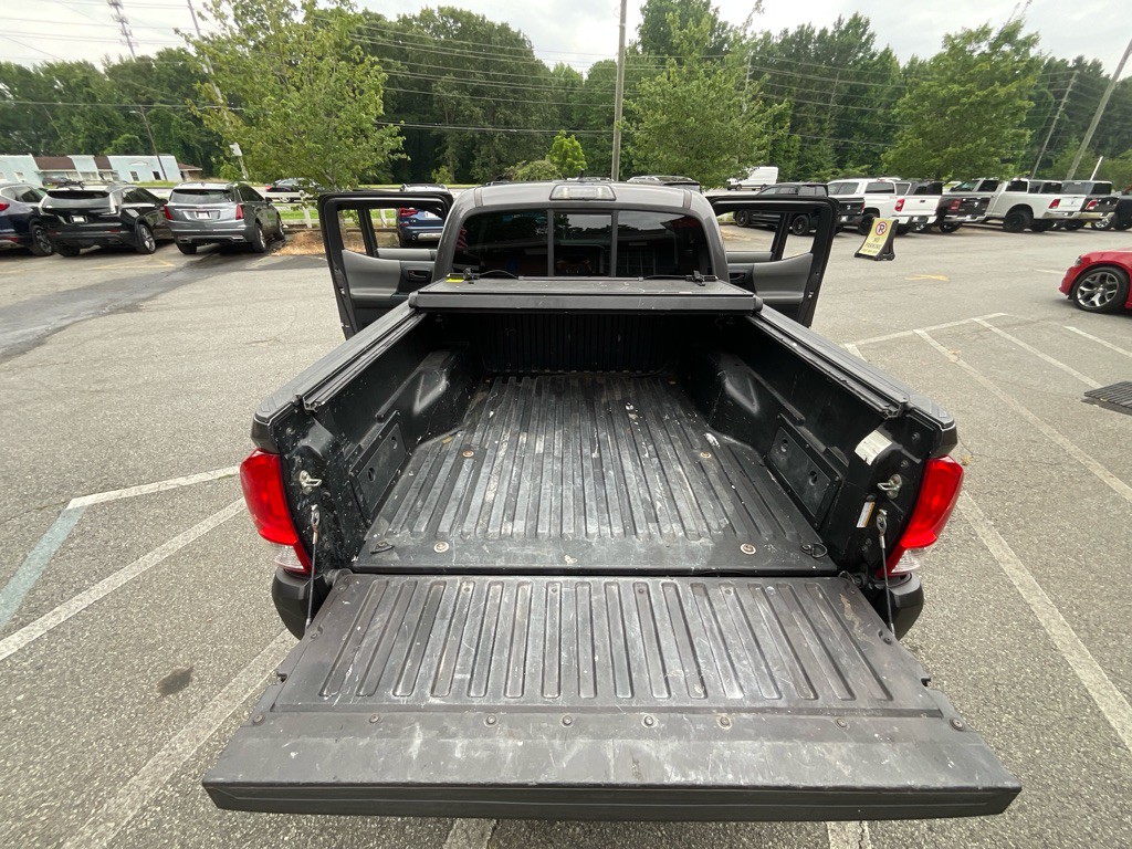 2017 Toyota Tacoma Image 40