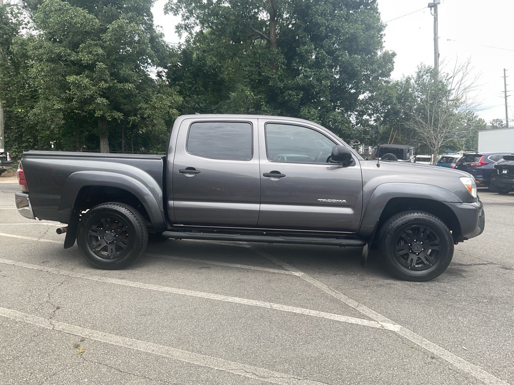 2015 Toyota Tacoma Image 4