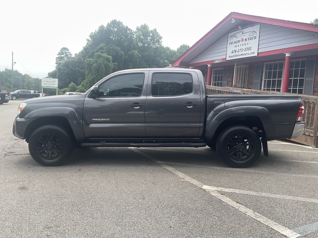 2015 Toyota Tacoma Image 8