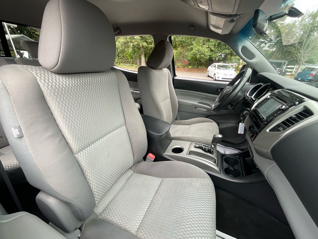 2015 Toyota Tacoma Image 19