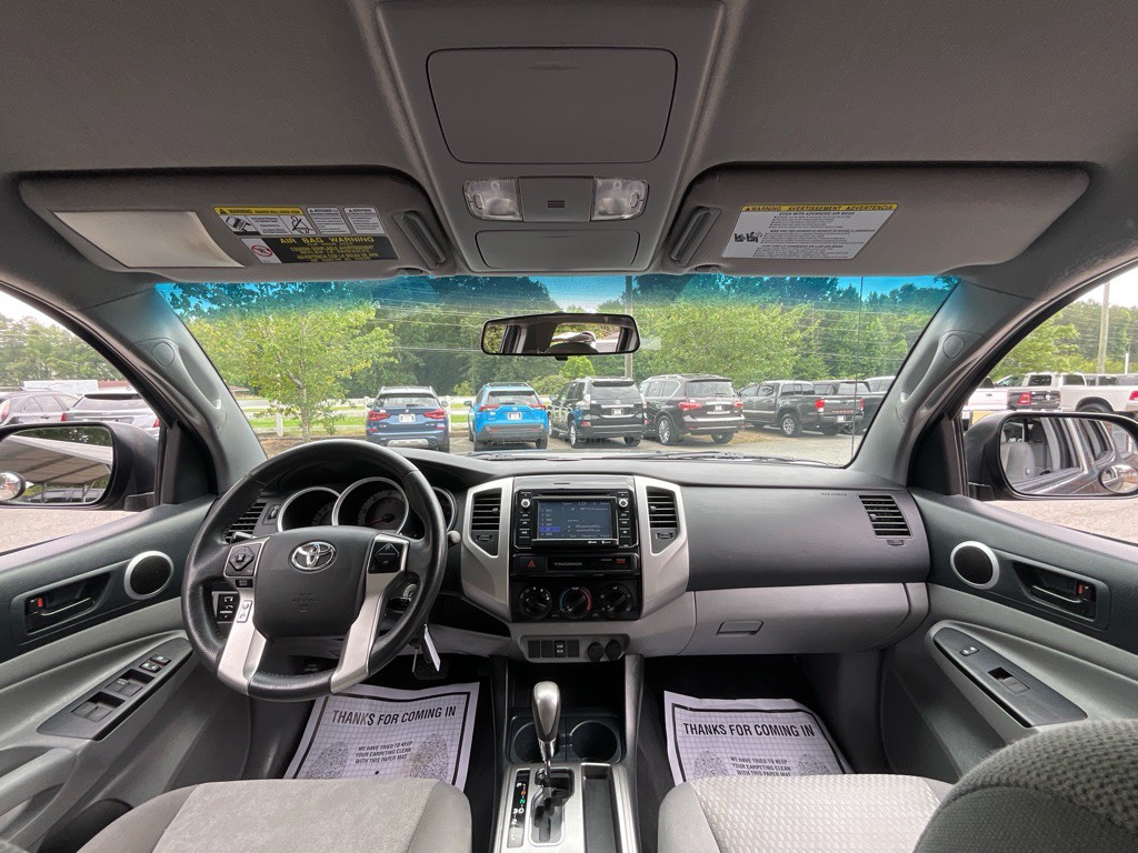 2015 Toyota Tacoma Image 20