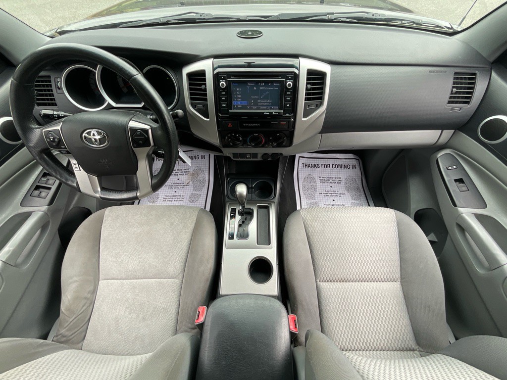 2015 Toyota Tacoma Image 21