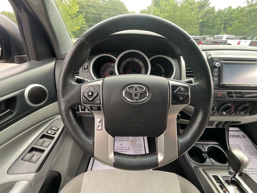 2015 Toyota Tacoma Image 23