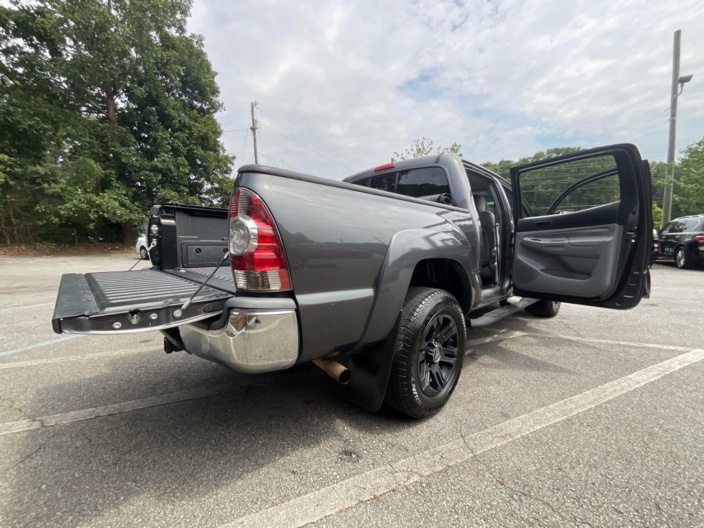 2015 Toyota Tacoma Image 37