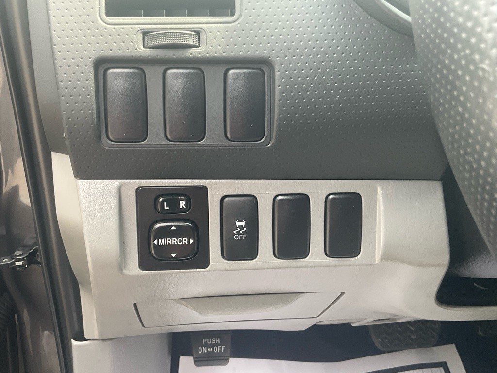 2015 Toyota Tacoma Image 42
