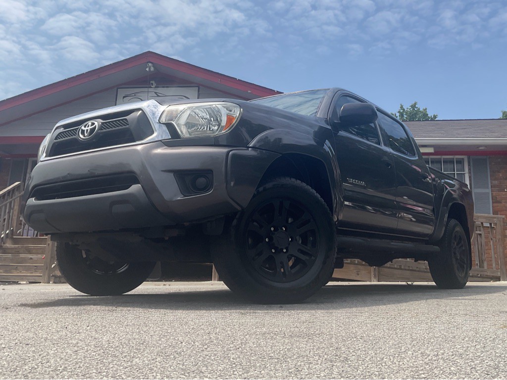 2015 Toyota Tacoma Image 46