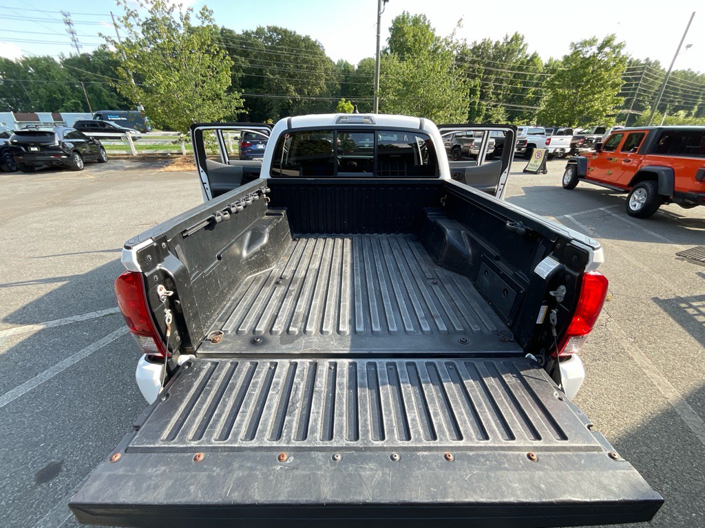 2022 Toyota Tacoma Image 35