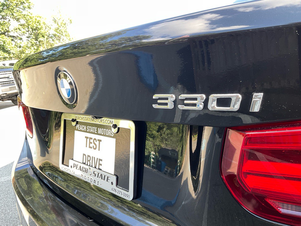 2018 BMW 3 Series Image 9