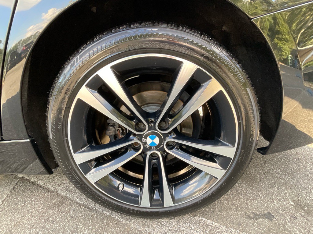 2018 BMW 3 Series Image 11