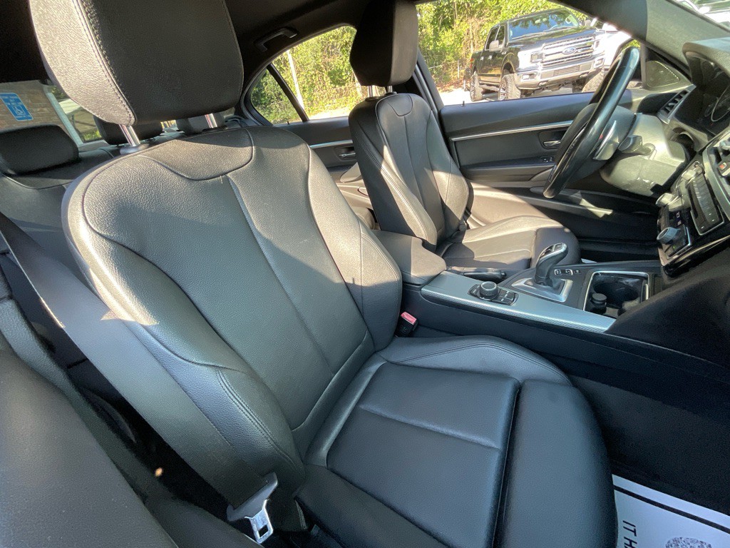 2018 BMW 3 Series Image 18