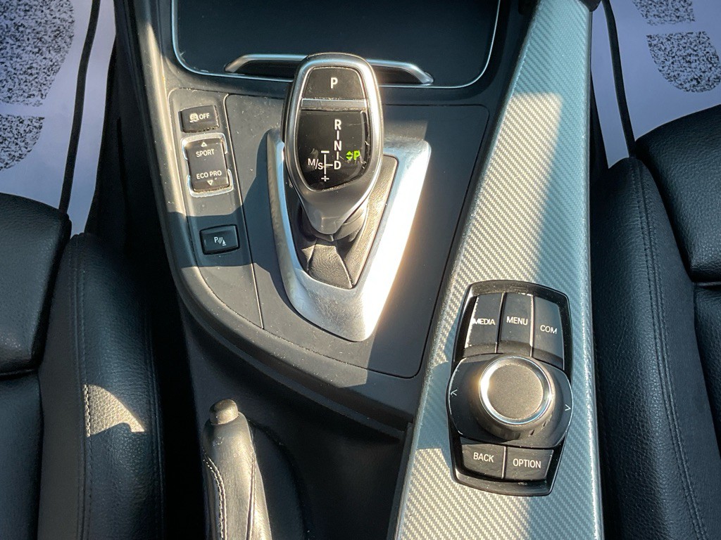 2018 BMW 3 Series Image 22