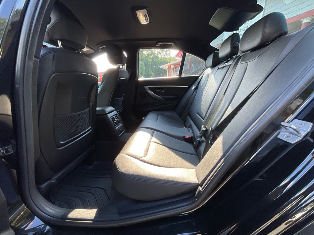2018 BMW 3 Series Image 27