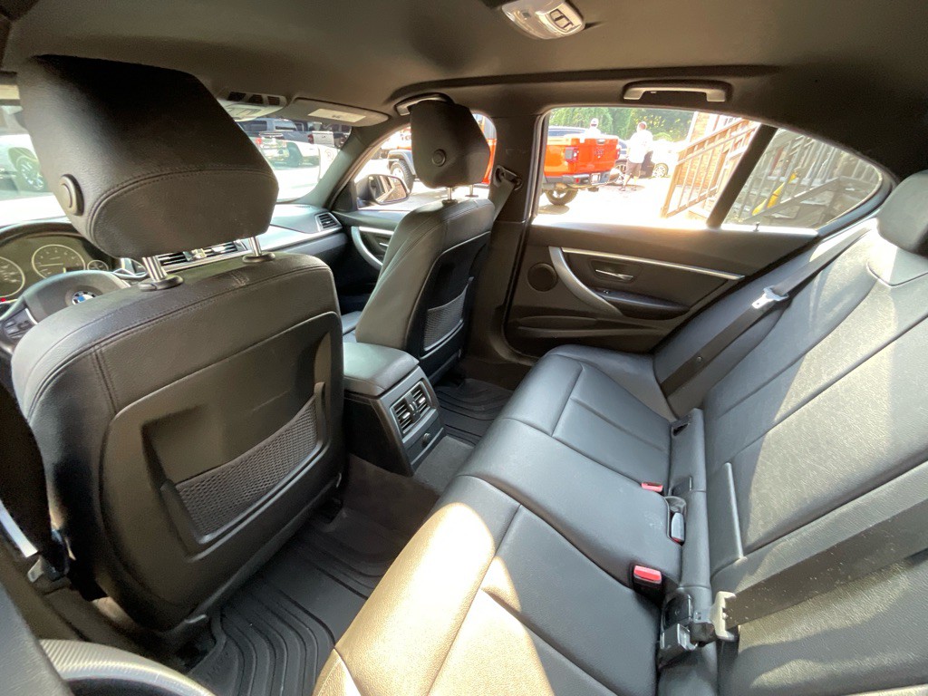 2018 BMW 3 Series Image 28