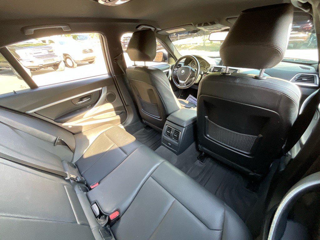 2018 BMW 3 Series Image 31