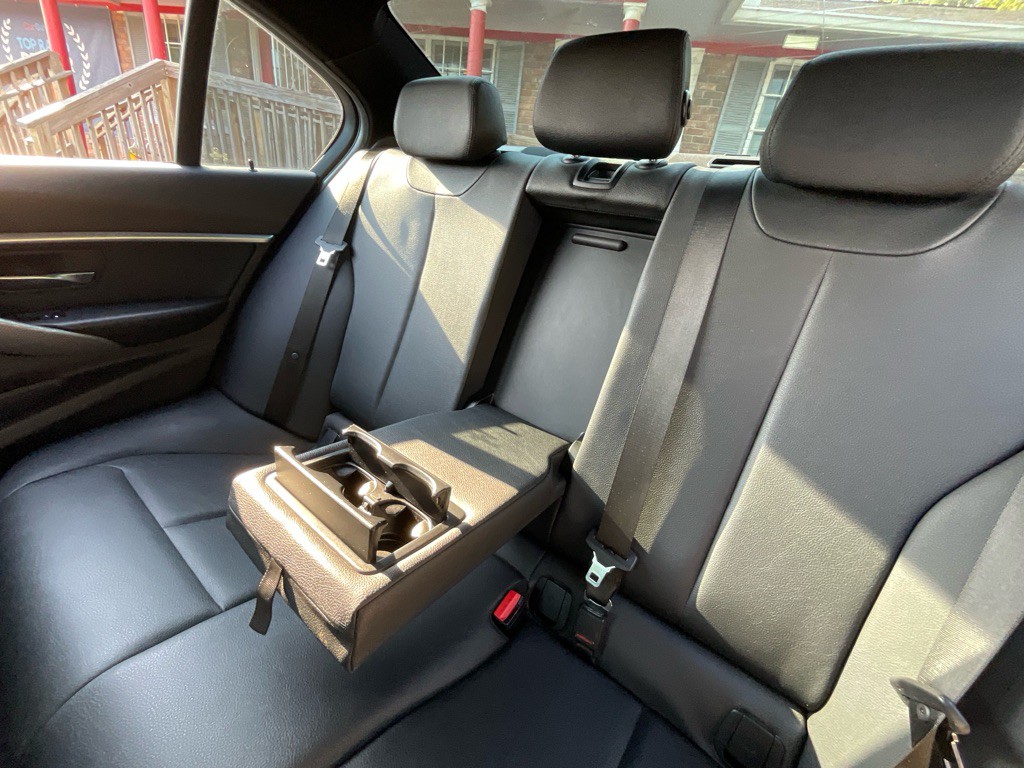 2018 BMW 3 Series Image 33