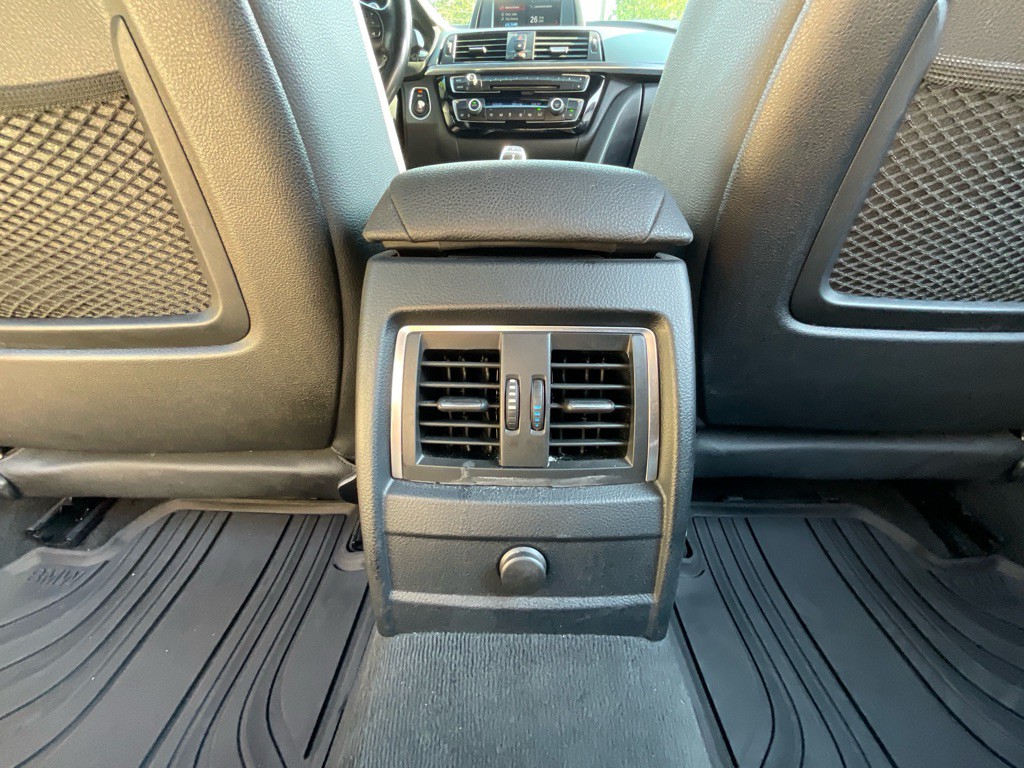 2018 BMW 3 Series Image 34