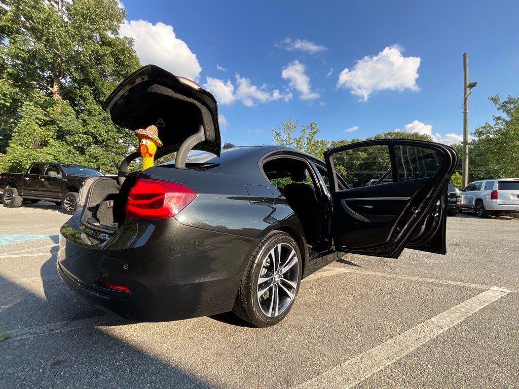 2018 BMW 3 Series Image 35