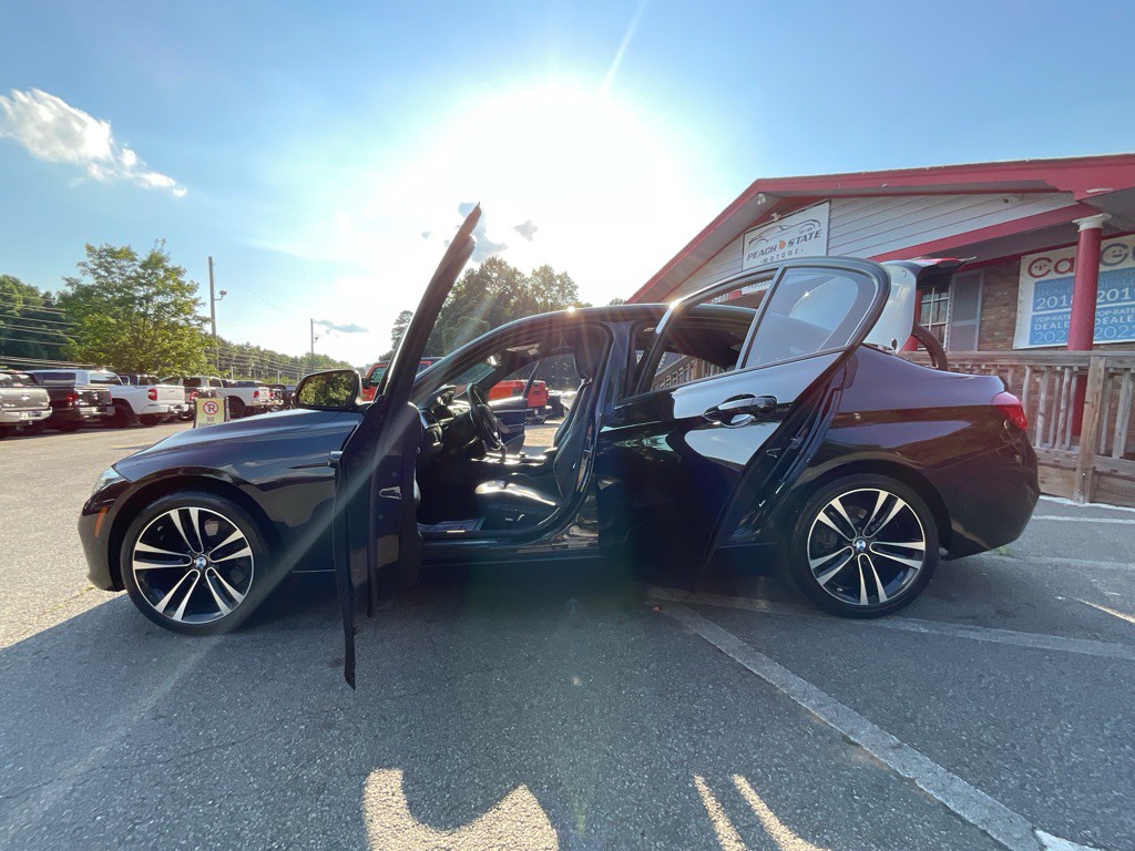 2018 BMW 3 Series Image 36