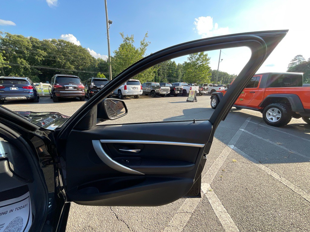 2018 BMW 3 Series Image 42