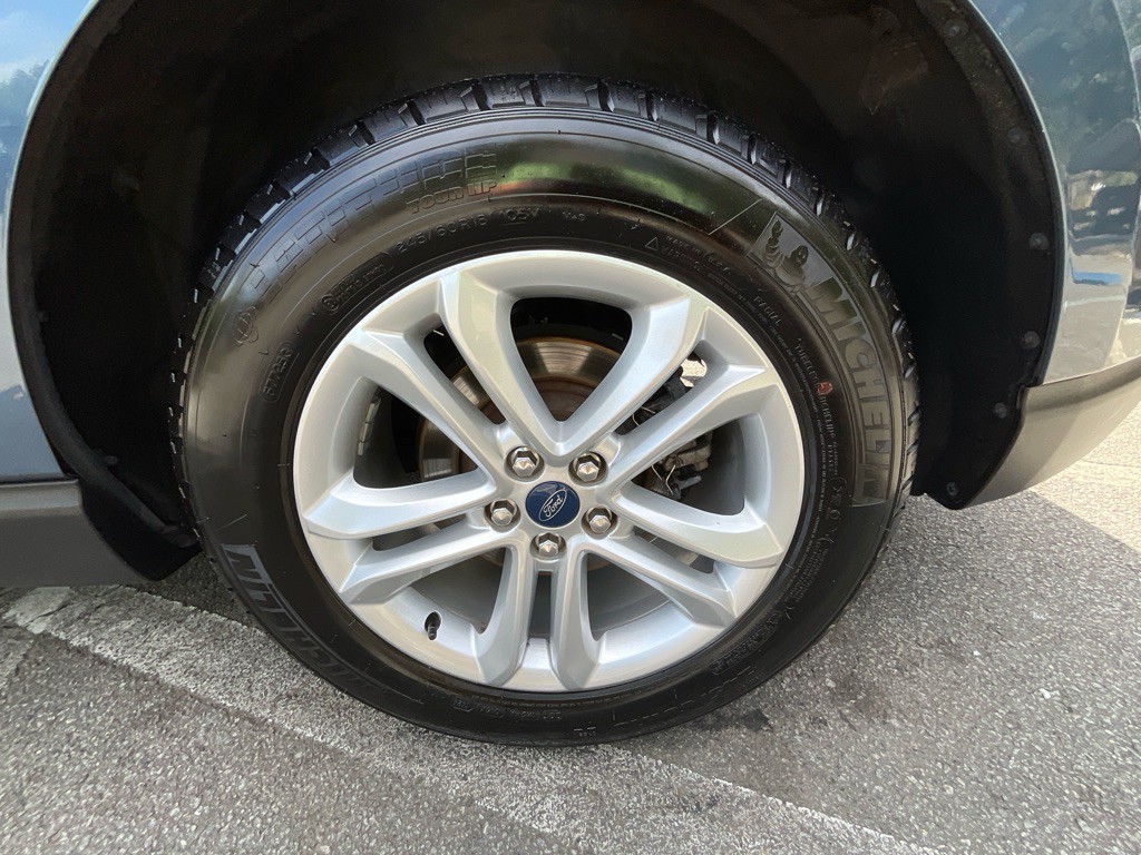 2019 Ford Edge Image 12