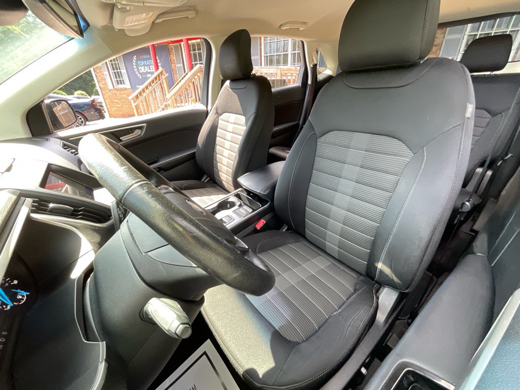 2019 Ford Edge Image 16