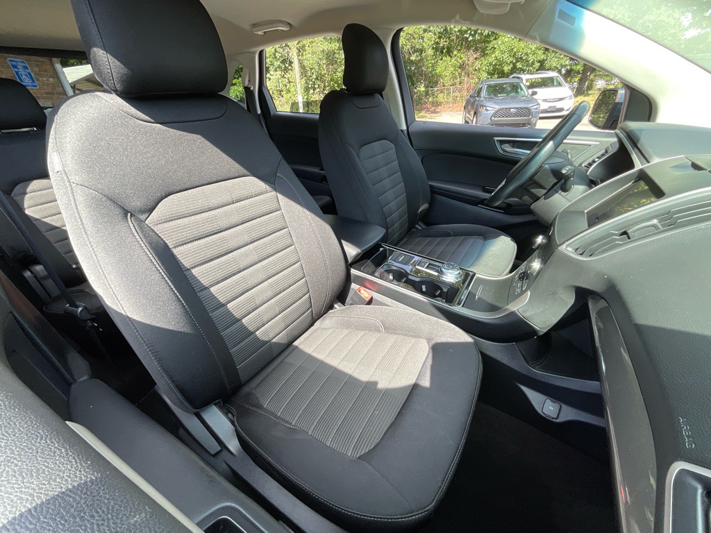 2019 Ford Edge Image 19