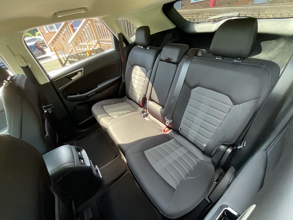 2019 Ford Edge Image 29