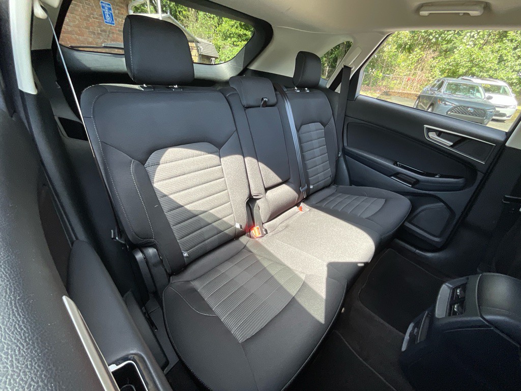 2019 Ford Edge Image 32