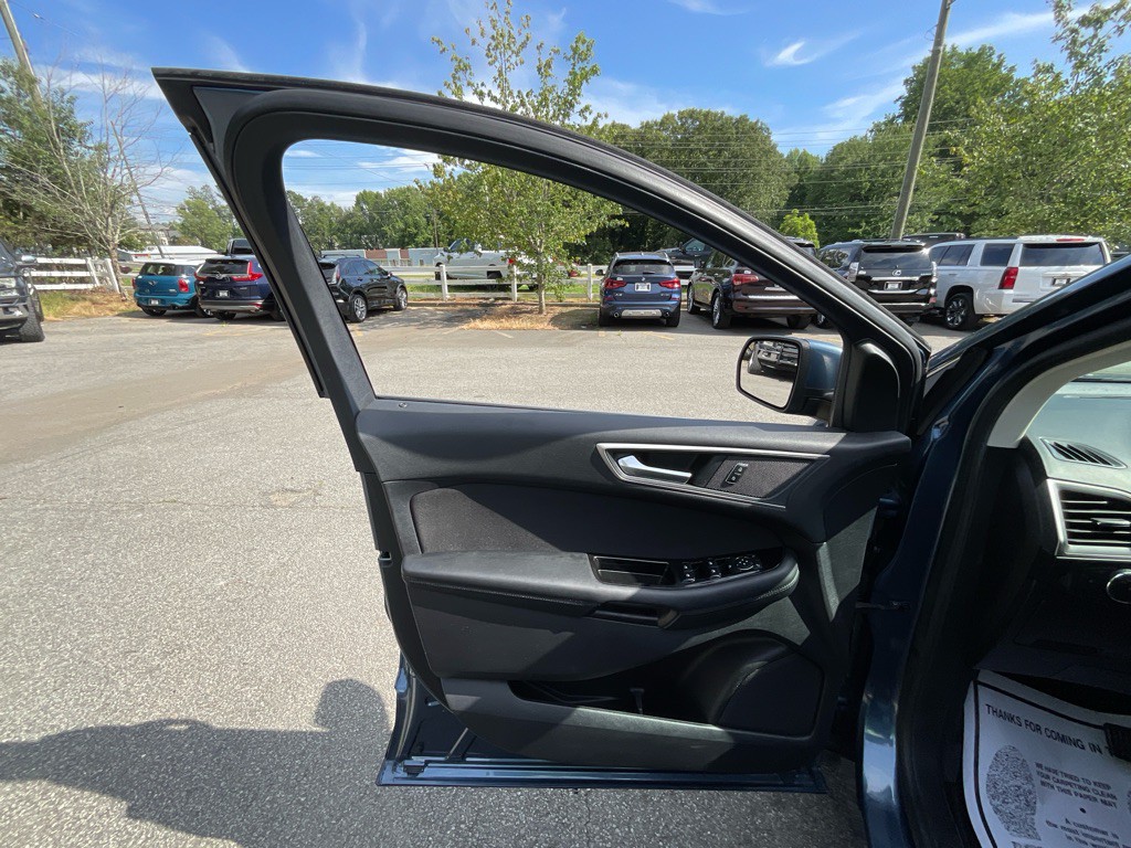 2019 Ford Edge Image 39