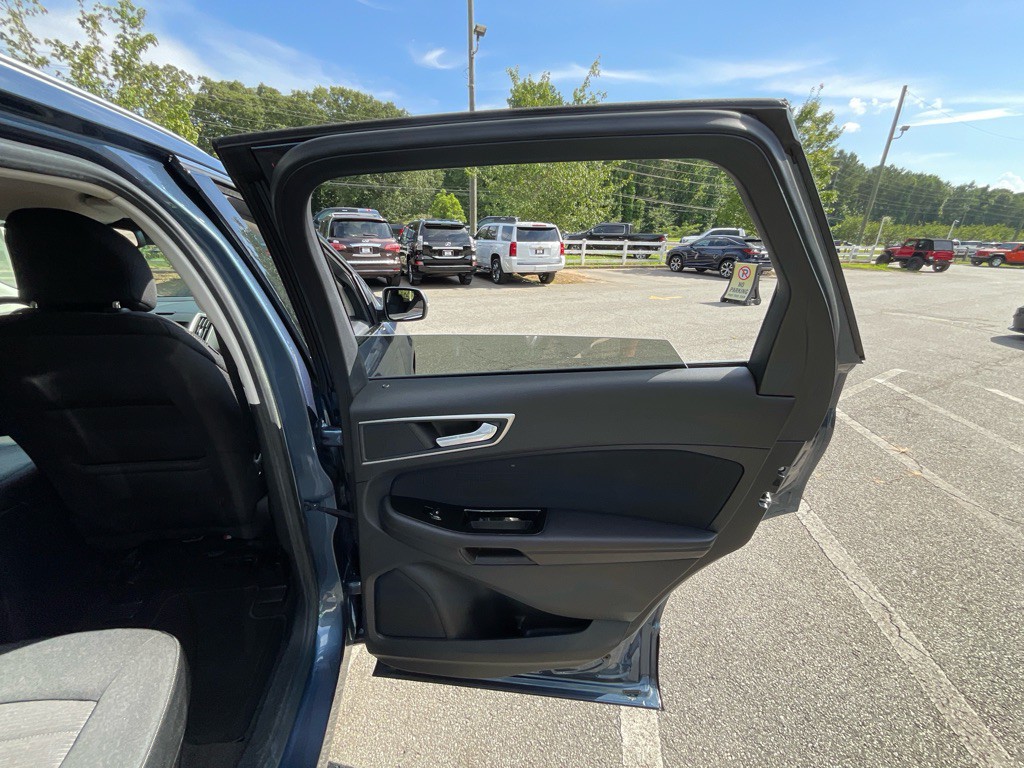 2019 Ford Edge Image 45
