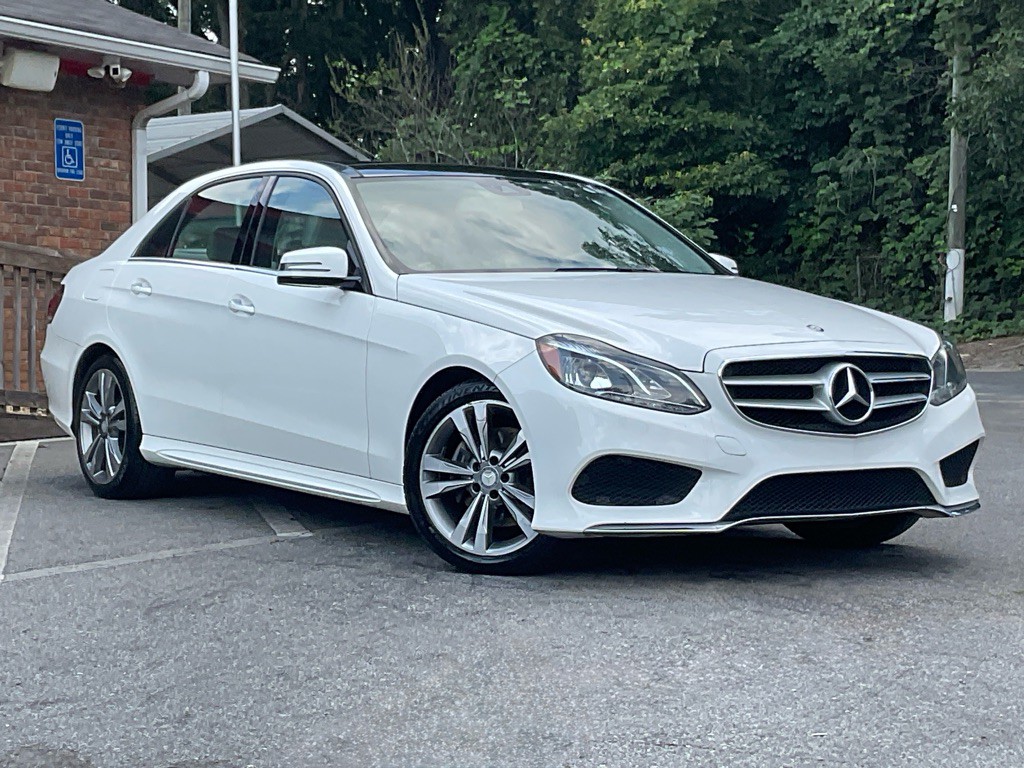 2016 Mercedes-Benz E-Class Image 3