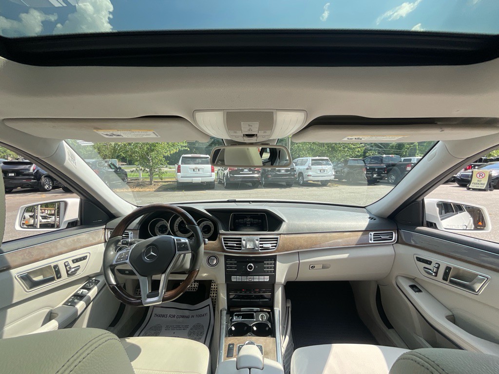 2016 Mercedes-Benz E-Class Image 19