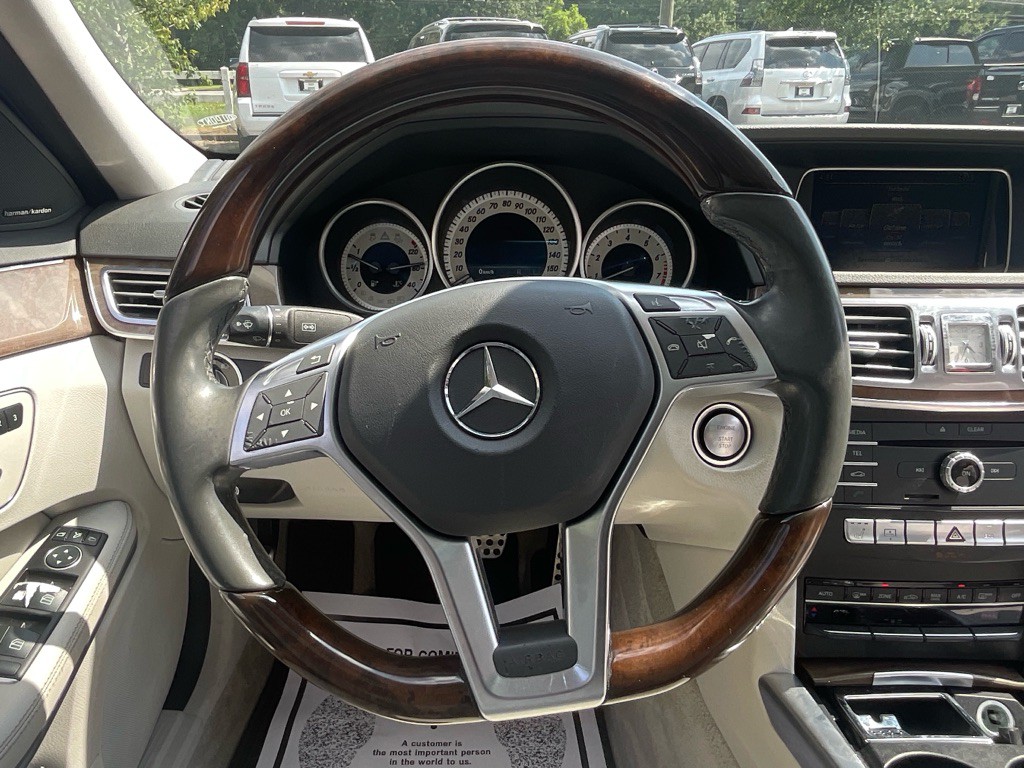 2016 Mercedes-Benz E-Class Image 22