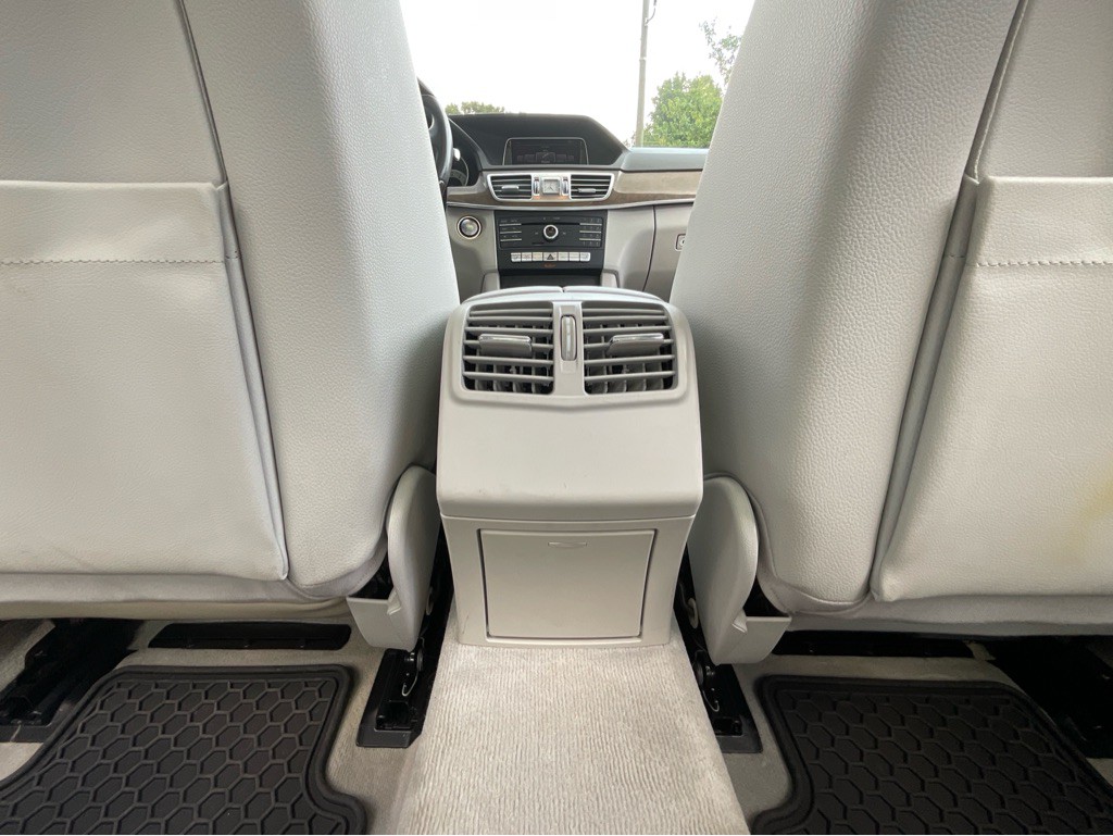 2016 Mercedes-Benz E-Class Image 35