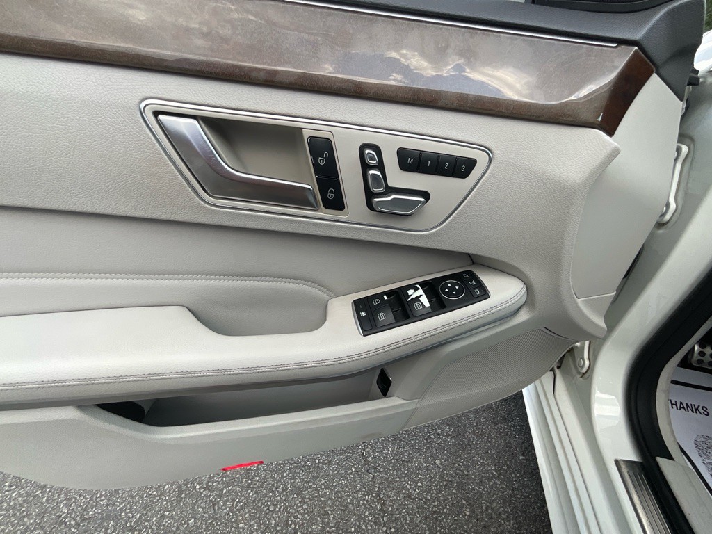 2016 Mercedes-Benz E-Class Image 41