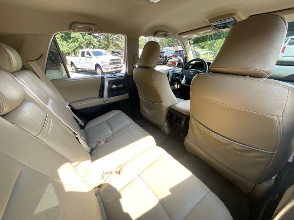 2014 Toyota 4Runner Image 32