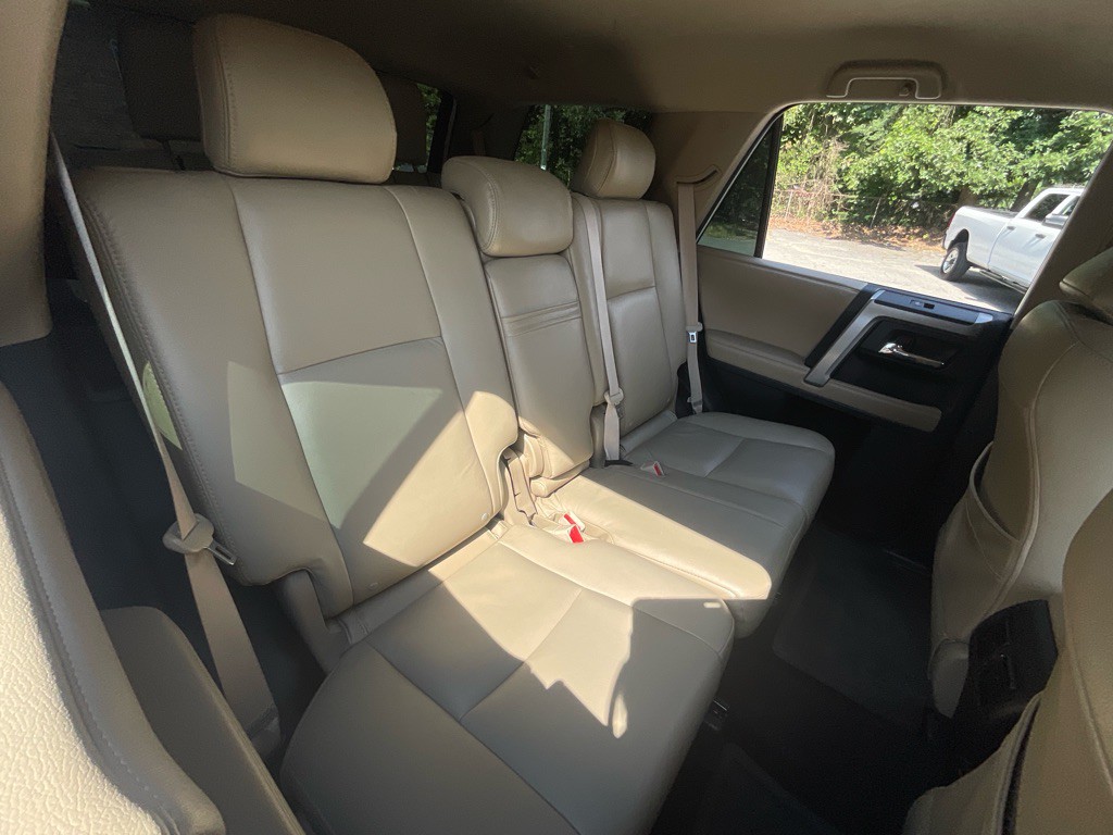 2014 Toyota 4Runner Image 33
