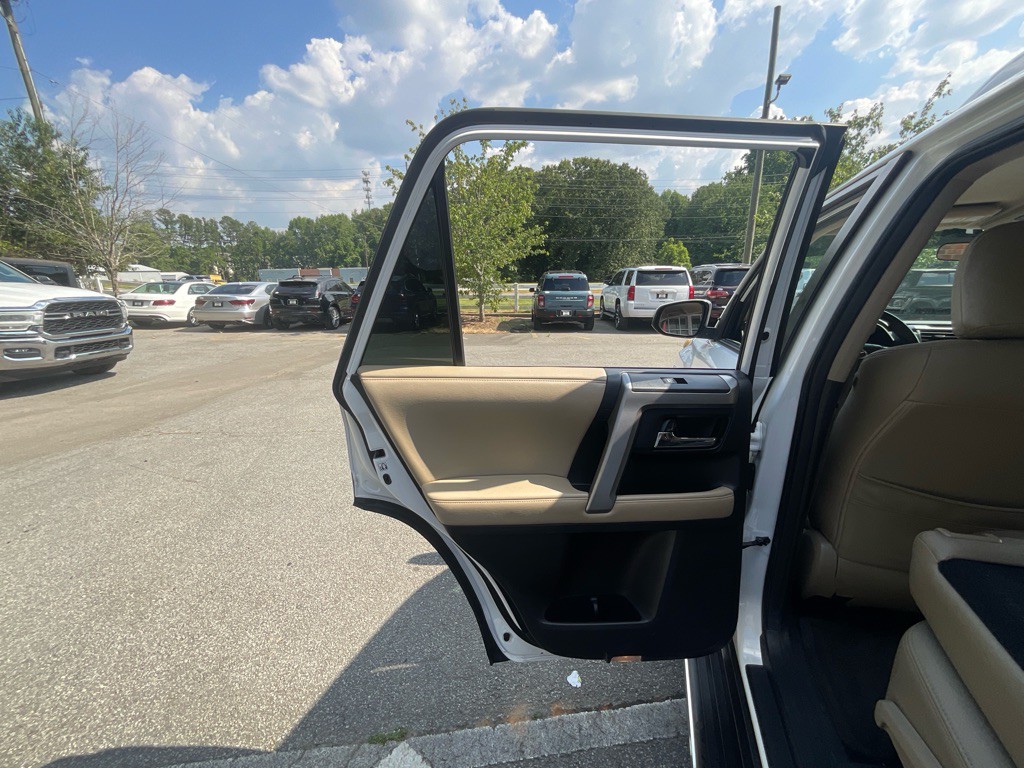 2014 Toyota 4Runner Image 45