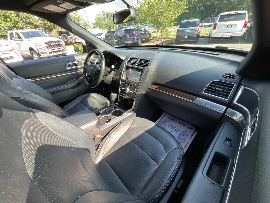 2017 Ford Explorer Image 18