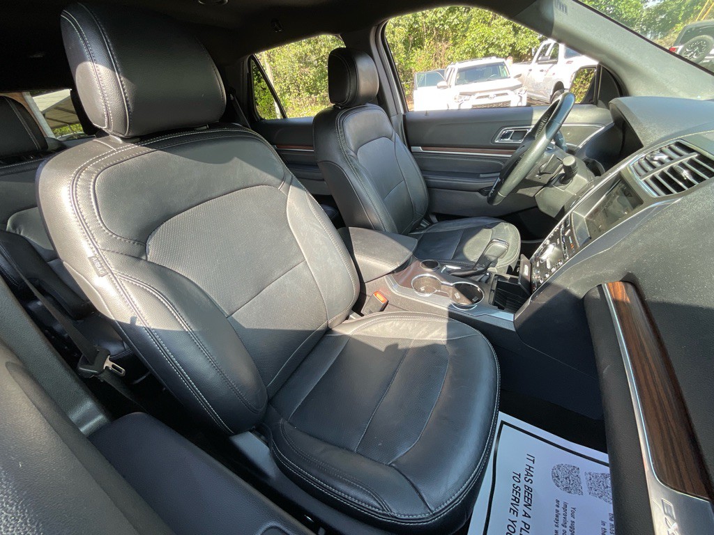 2017 Ford Explorer Image 19