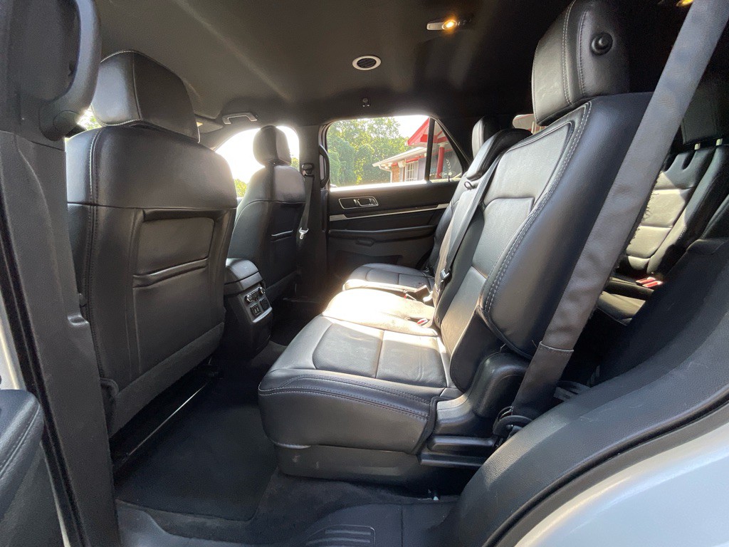 2017 Ford Explorer Image 28