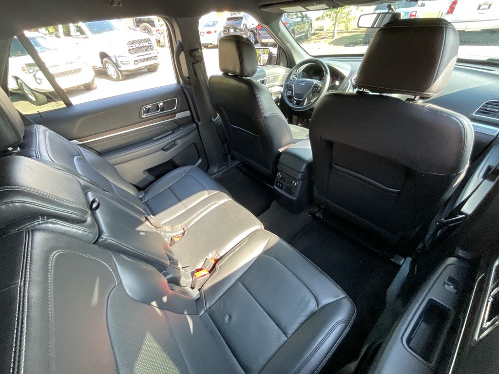 2017 Ford Explorer Image 32