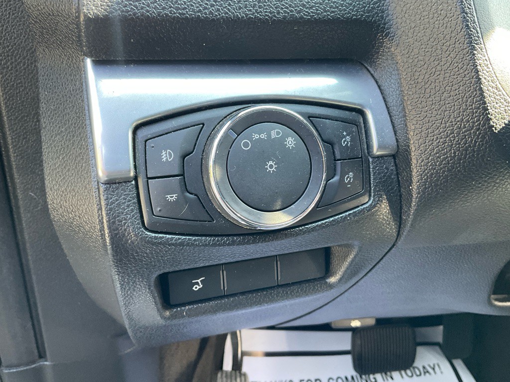 2017 Ford Explorer Image 46