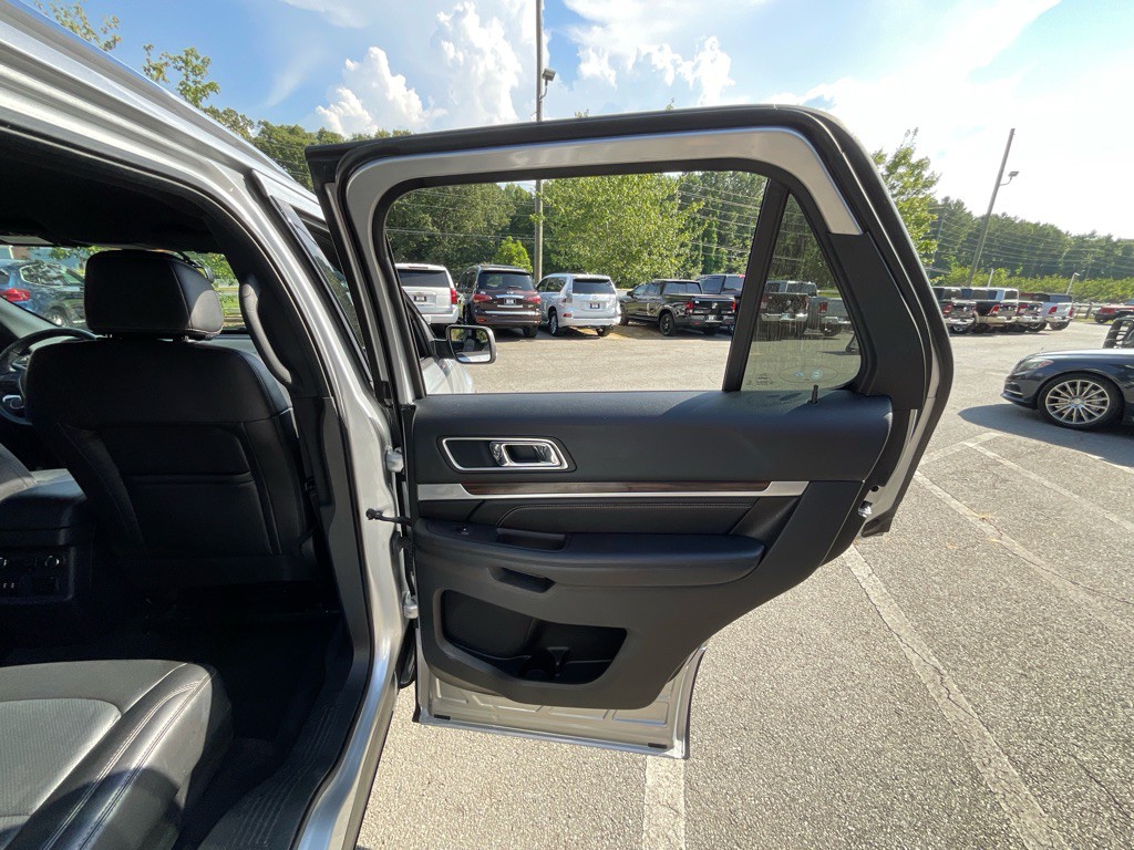 2017 Ford Explorer Image 50