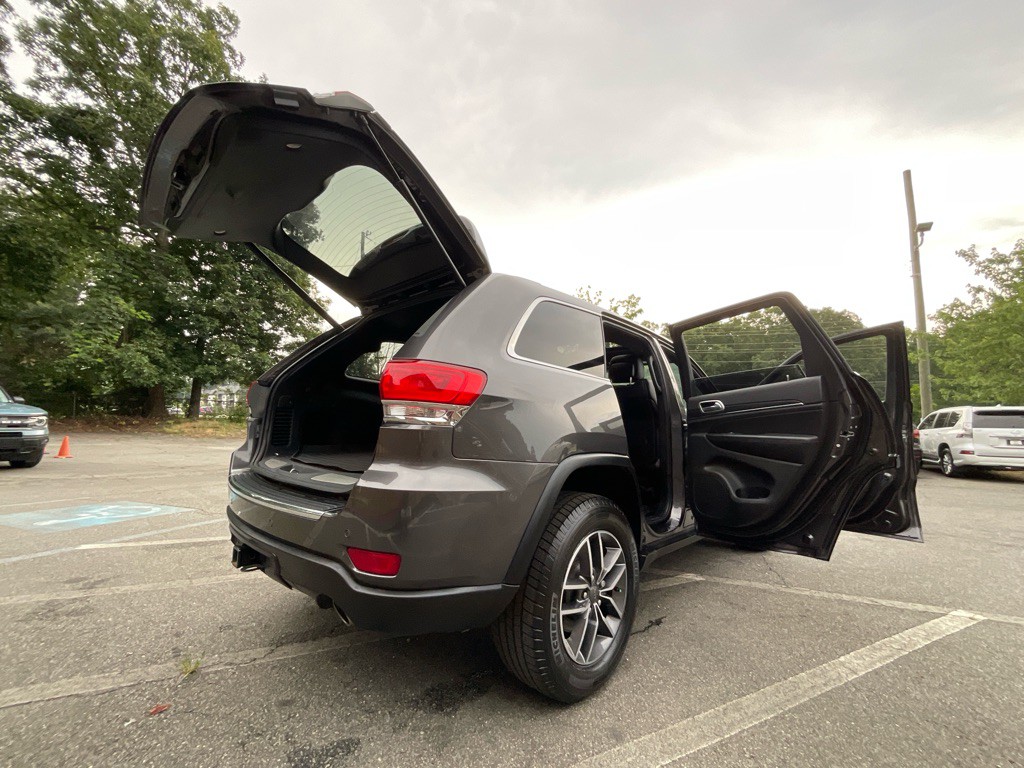2019 Jeep Grand Cherokee Image 38