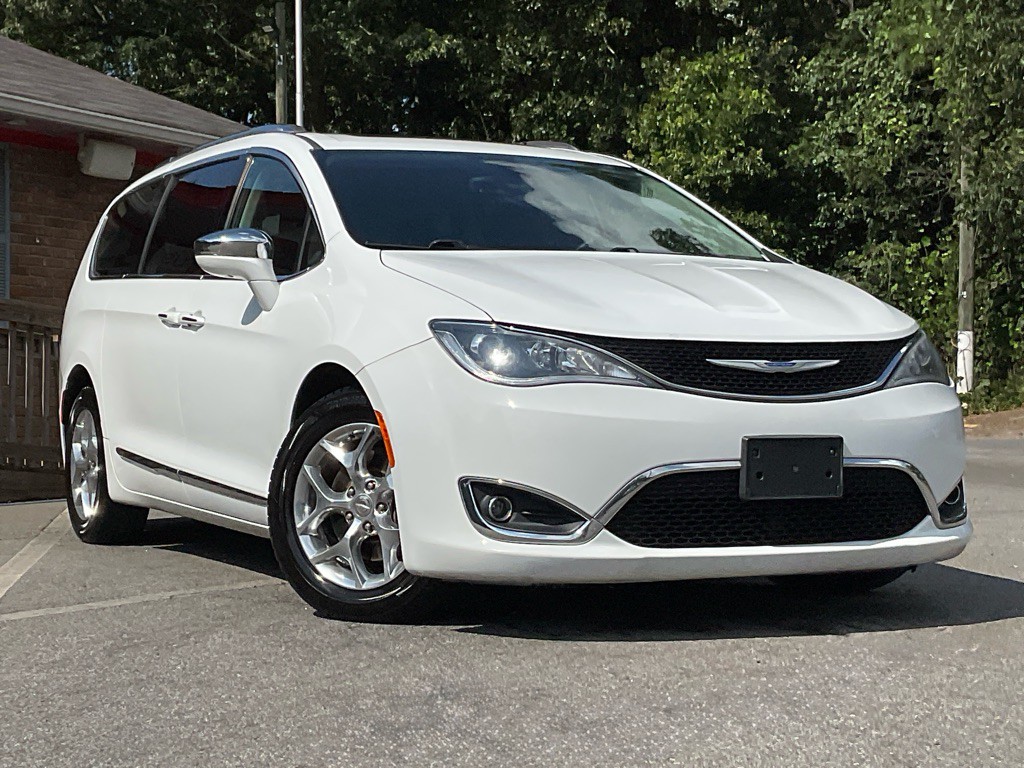 2018 Chrysler Pacifica Image 3